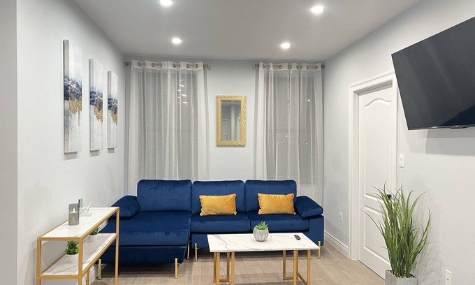 Brownsville Apartamento | 2 minutes from Subway! Family-sized apartment with Pets Allowed and FREE Parking