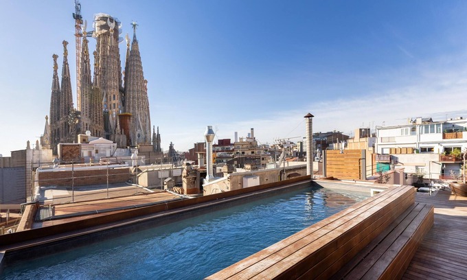 La Sagrada Familia Apartamento | A 2 minutos de la Sagrada Familia con piscina comunitaria