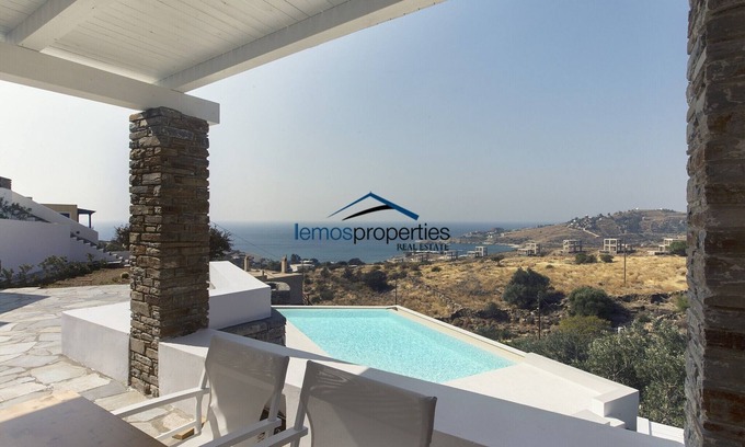 Koundouros Casa | 2 casas modernas con vista al mar y piscina, ideal para 2 familias o amigos