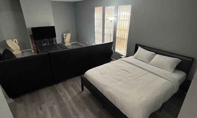 Las Vegas Apartamento | 2 or 3 Bedroom Walk to Strip MGM Casino Shop Club