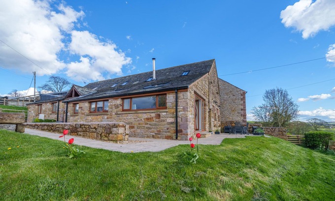 Bretherdale Casa | 2 Peggies Barn - Rural Holiday Home with stunning views