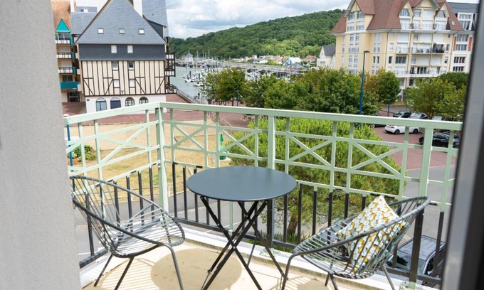 Port Guillaume Apartamento | 2 pièces Port Cabourg - 2 à 4 personnes - 34 m2 - Balcon - Vue Port - Exclusif Booking !