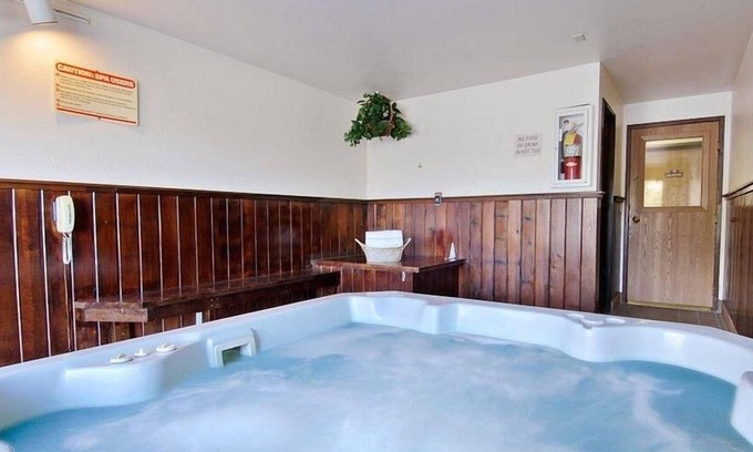 Ponderay Casa | 2 Queen Beds with Living Room at FairBridge Inn & Suites Sandpoint