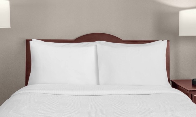 Pleasanton Hotel | 2 Relaxing Units | A Short Ride to Vineyards | Room w/ Kitchen