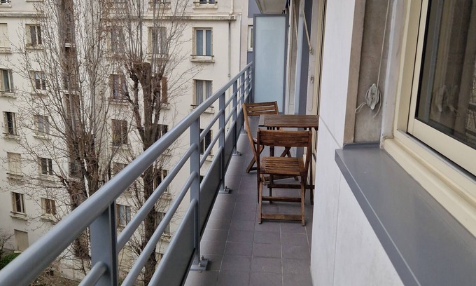 Republique–Point-du-Jour Apartamento | 2 room apartment, very bright, quiet