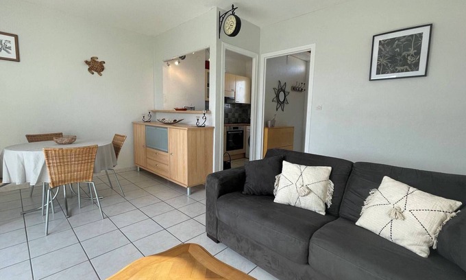 Saint-Cyprien Plage Apartamento | Apartamento de 2 piezas con balcón, aparcamiento, a 2 pasos de la playa