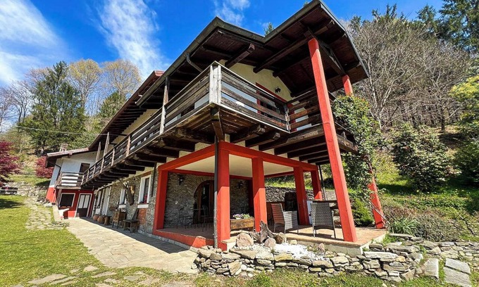 Montegrino Valtravaglia Apartamento | 2-room apartment in a farm with alpacas