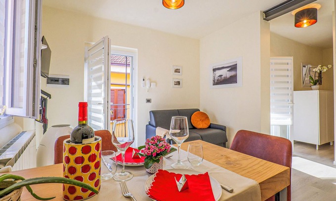 Omegna Apartamento | 2-room corner apartment with balcony in the heart of the old town