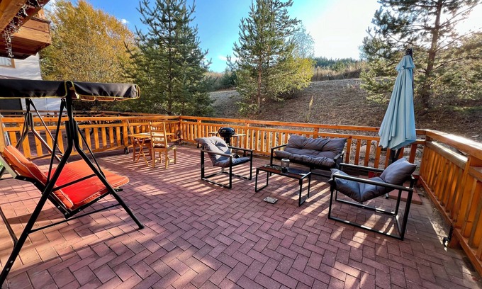 Shiligarnika Apartamento | 2-room Forest Retreat—Fireplace/Veranda/BBQ/Views