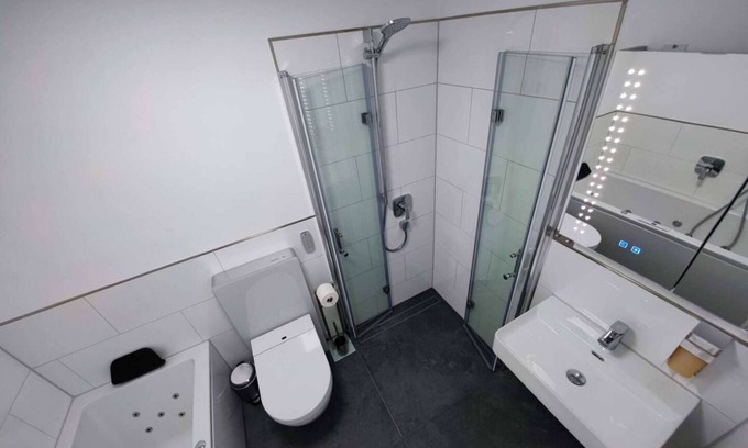 Busenbach Apartamento | 2 Rooms Kitchen Whirlpool Shower-Toilet 75"SAT-TV Terrace Parking for 4+2 Guests