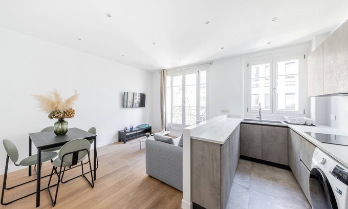 Levallois-Perret Apartamento | 2 rooms Modern & Cozy - 150m Metro L3