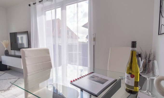 Großwiederitzsch Apartamento | 2 rooms with balcony, underground parking, workplace, free coffee, 4k TV, fast wifi
