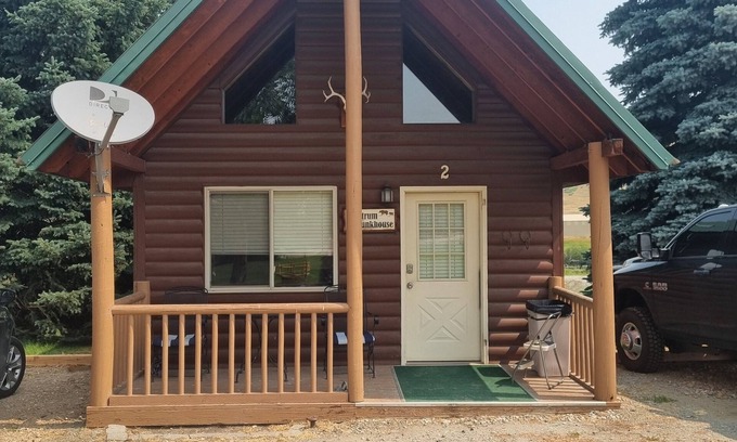 Absarokee Cabina | #2 Soothing cabin with AC south of charming Absarokee