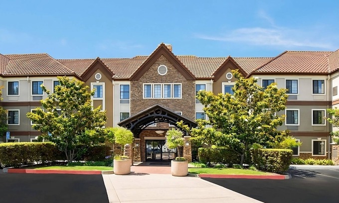 Carmel Mountain Ranch Hotel | 2 Spacious 2BR Suites w/ Free Breakfast Buffet, Near Rancho Bernardo Sights