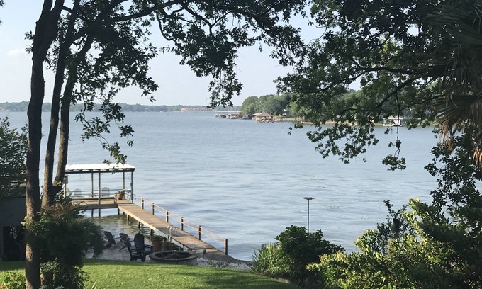 Leisure Land Casa | 2 Steps SE of Dallas Waterfront 4 Bedroom 2 Bath Sleeps 12 2400 sq ft