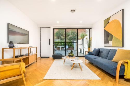 Braddon Casa | 2-Storey Lumiere Townhouse with Private Courtyard - Hosted by Canstay