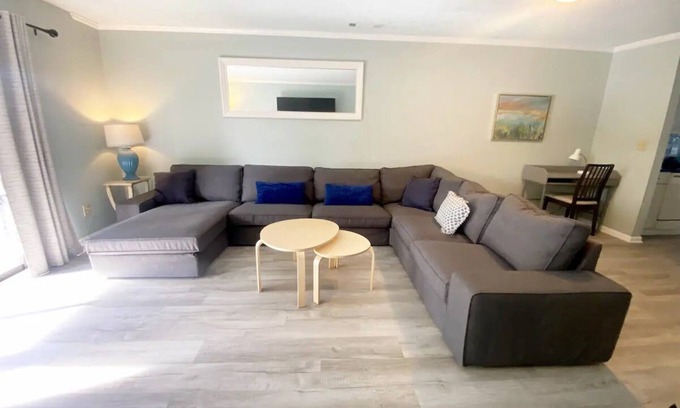 Myrtle Beach Condominio | 2-Story 1300 sqft Condo w/4 Balconies, 2bedrooms, 2.5baths, 1/2 block from beach