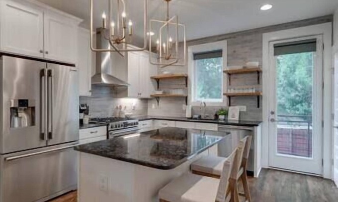 Eighth Avenue Casa | 2 Townhomes-Pool Table- Perfect for Groups!