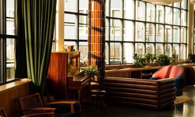 East Nashville Hotel | 2 Trendy Rooms w/ Rooftop Bar and Curated Mini-Bars Near Nissan Stadium – 1 Mi.