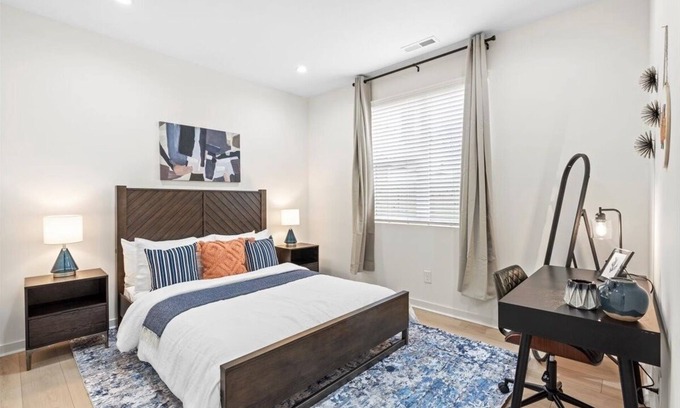 Charlotte Casa | 2 Unit Modern Apt close to Uptown Charlotte
