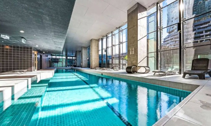 Docklands Apartamento | 2 Units! Dual Building CBD Living, 1 Min to SkyBus