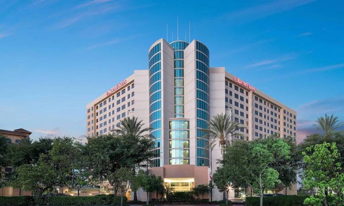 Anaheim Resort Casa | 2 Units - Resort-Style Stay Near Disneyland, OC Beaches & Anaheim Convention