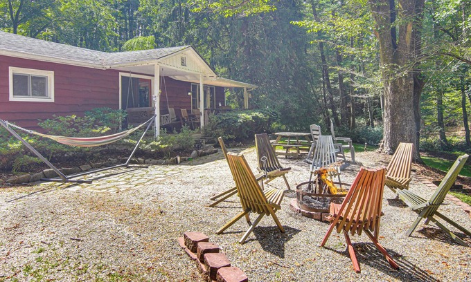 Skyland Cabina | Rústica 3BR Asheville Cabina w / Natación Estanque