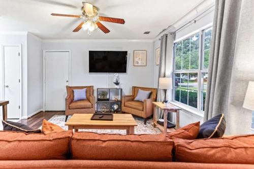 Savannah Casa | 20 Mins from the Airport- Sunny Soling Hideaway