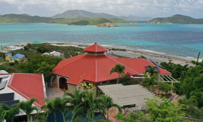 Estate Saint Quaco and Zimmerman Villa | ¡Escuche las olas de esta villa de piedra de lujo con piscina, privacidad, vistas de 180 °!