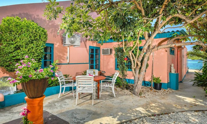 Savaneta Casa | Suite romántica de un dormitorio junto a la playa