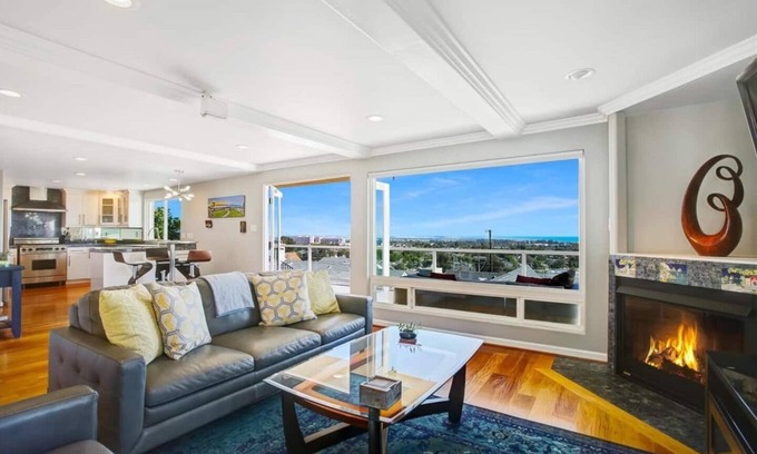 Ventura Casa | 25% Off Aug 25-31! Amazing Ocean Views, W/Hot Tub