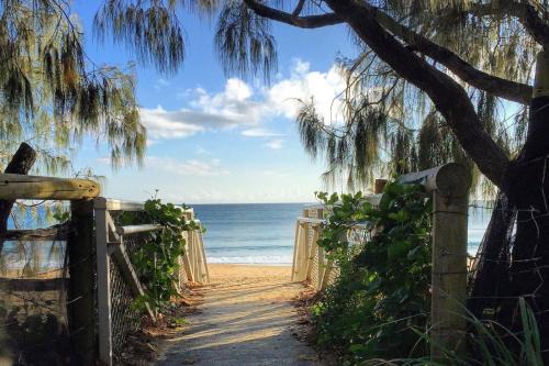 Mooloolaba Apartamento | 20 Steps to the Sand!