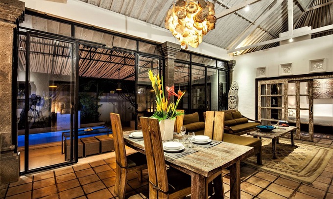 Umalas Villa | ★ -35% ★ 4BR y piscina ★ Tina caliente ★ 7min Playa ★ Sundeck ★ 2 cocinas ★ WiFi