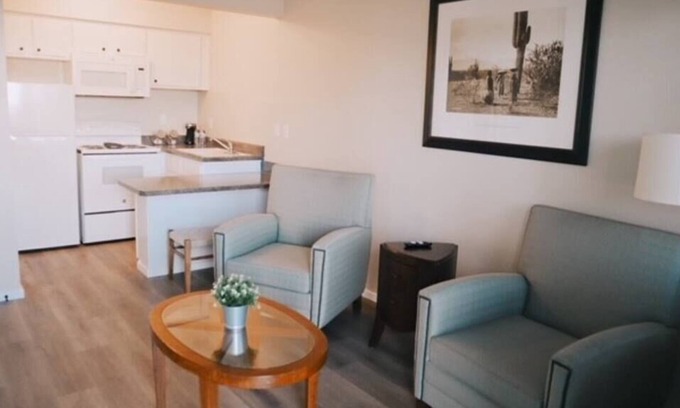 Mesa Apartamento | 201 Cozy and stylish one bedroom apartment!