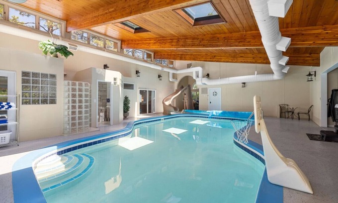 Rapid City Casa | 201 S berry · lNDOOR POOL! The FUN house