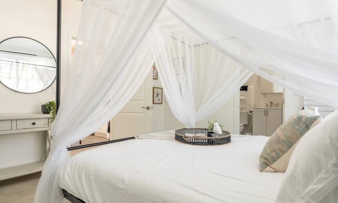Santa Ana Apartamento | 202 Broadway · Modern Home W/Charming King Suite | 6Mi to Disney!