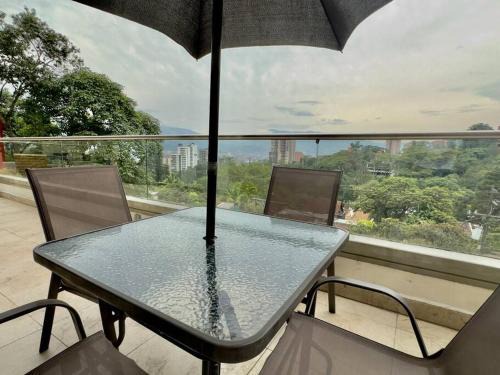 El Castillo Apartamento | 202 Family Haven in El Poblado: Spacious & charming