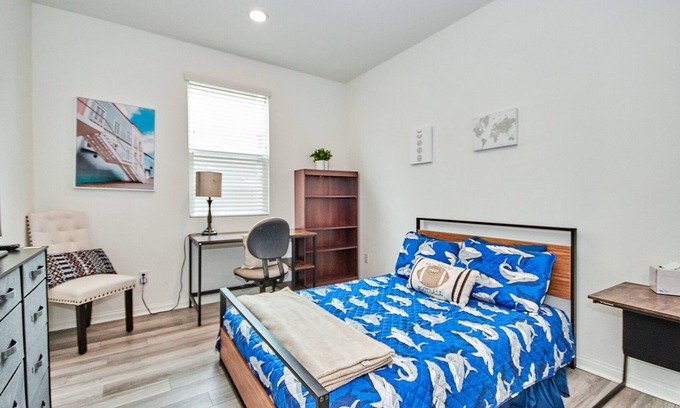 Upland Condominio | 2022 Built~Downstairs Private Suite*Next to Mall*Monthly Rental*HOA Amenities*中文