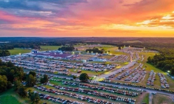 Cullman Alquiler De RV | 2024 Rock The South RV Camping Walk To Rock The South
