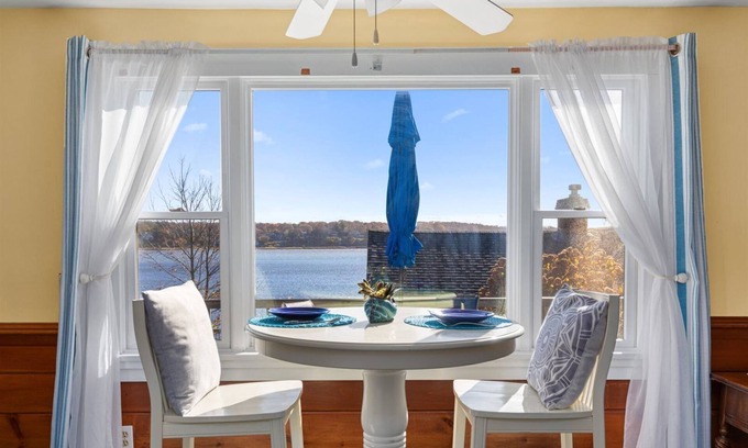 Eastham Condominio | 2025 Top Deck: Lovely Condo w/ Deck Overlooking Town Cove, Pet Friendly!