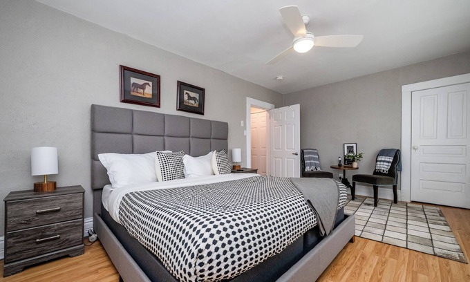 Three Oaks Casa | Three Oaks Multi Unit (2 Night Summer Min)