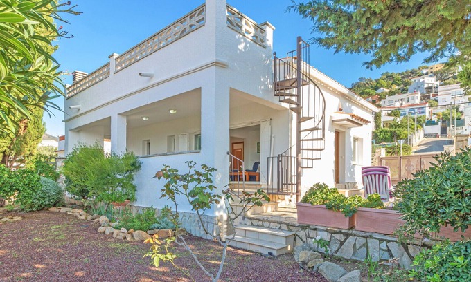 Roses Town Center Villa | 2029-GRECS Roses Casa con wifi, Smart TV, jardín y parking