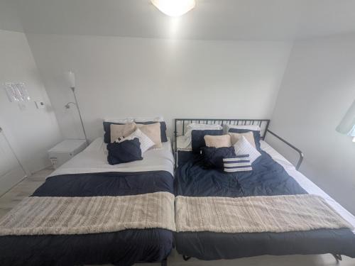 Glace Bay Cama Y Desayuno | 203 Quadruple Bed & Breakfast bedroom Downtown