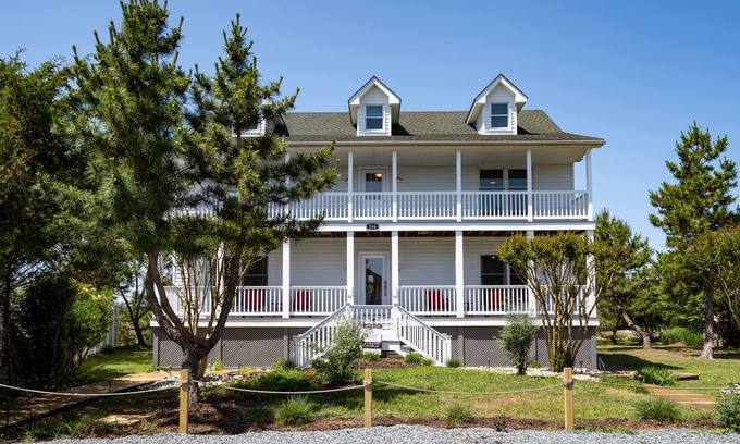 Lewes Casa | 206 Massachusetts - NEWLY LISTED! Renovated in 2022. Amazing location!!