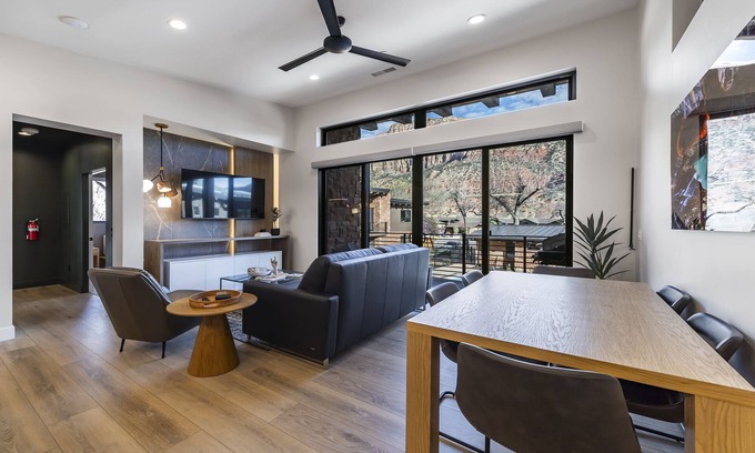 Zion National Park South Entrance Villa | 209 LaFave-Luxury Villa at Zion: Weeping Rock