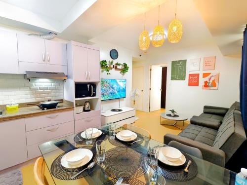 Lahug Apartamento | 2114T2 Avida Towers Cebu IT Park 2BR Unit 2 Toilet 2 TV