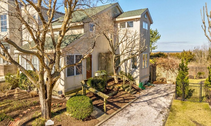 Cape May Point Casa | 214 Alexander Avenue in Cape May Point