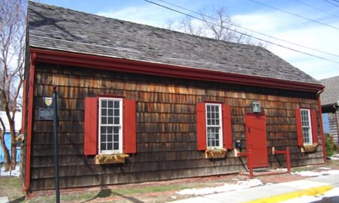 Historic District Casa | 214 Mulberry - Great location in downtown historic Lewes!