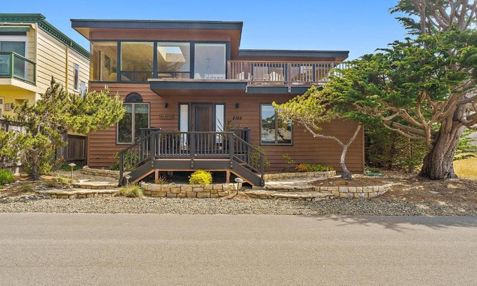 Marine Terrace Casa | 2166 Sherwood