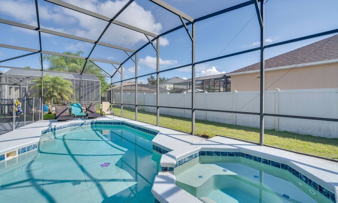 Kissimmee Casa | 22 Mi to Disney: Kissimmee Home w/ Pool & Hot Tub